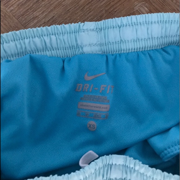 Baby blue nike shorts - Picture 5 of 5